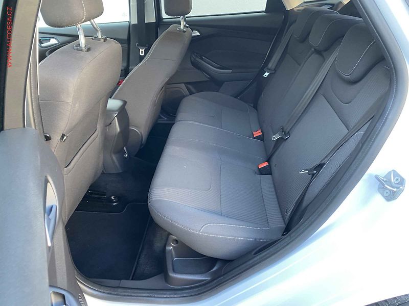 Ford Focus (2014) 1.0 EB, Titanium, bixen, navi - fotka 10 z 19
