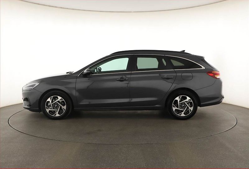 Hyundai i30 (2026) 1.0 T-GDI, Style, Navigace - fotka 3 z 20