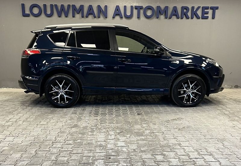 Toyota RAV4 SELECTION 4x4 e-CVT - fotka 19 z 19