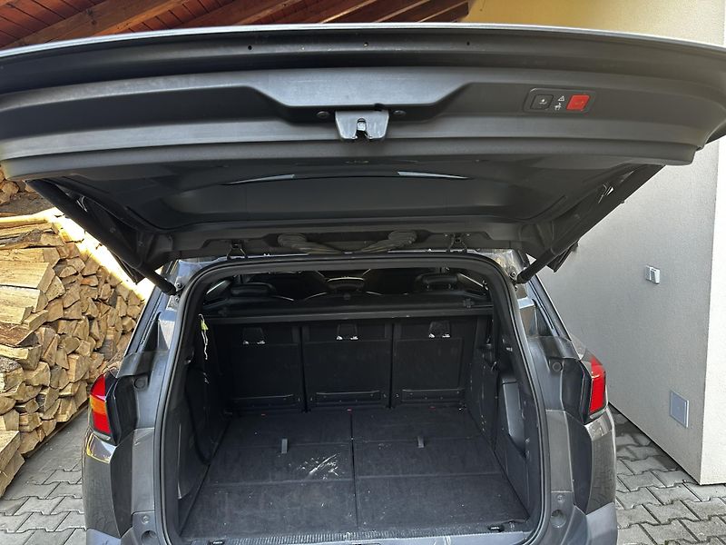 Peugeot 5008 (2018) - fotka 11 z 12
