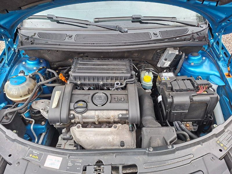 Škoda Roomster (2008) 1.4i 16V 63kW -VÝBAVA - fotka 33 z 35