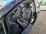 Volkswagen Golf (2015) 1.4 TGi Highline DSG - náhled 10