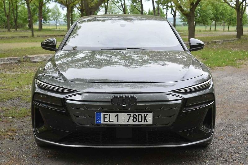 Audi A6 e-tron je hodně pohodlné auto s velmi dobrým dojezdem.