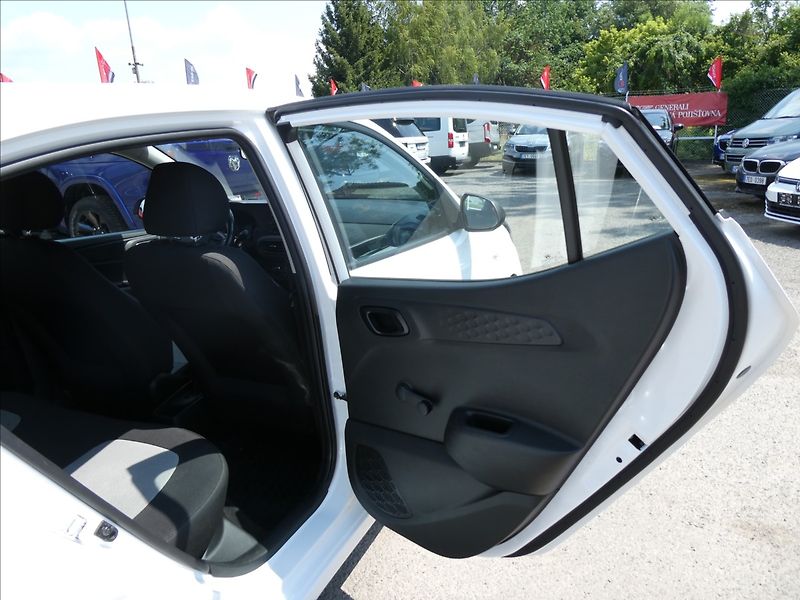 Hyundai i10 1,0 i 49kW 1.majitel, DPH, ČR - fotka 20 z 30