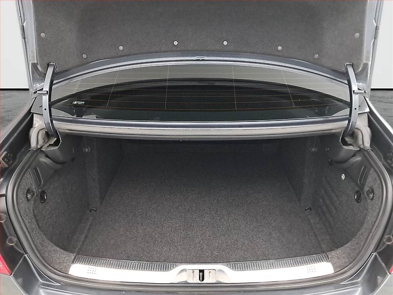Škoda Superb (2009) 2.0 TDI, Navi, Tempomat - fotka 14 z 20