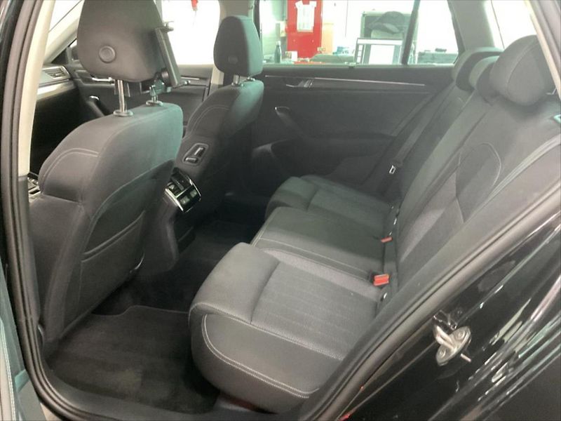 Škoda Superb 2,0 TDI TAŽNÉ WEBASTO KAMERA - fotka 7 z 10