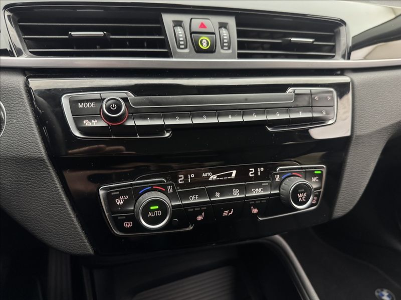 BMW X1 2,0 18d AUTOMAT SERVIS ČR - fotka 26 z 44