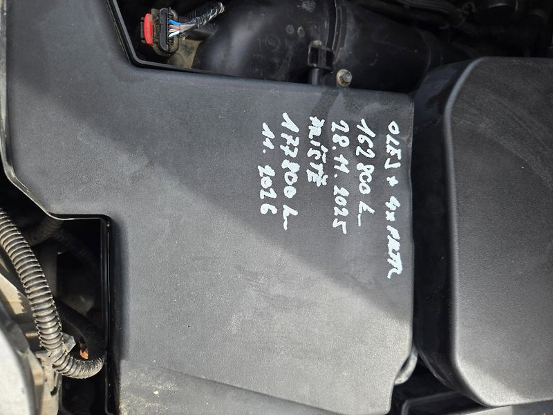 Ford Kuga (2009) Titanium 2,0 TDCi 100kw - 6st. - fotka 21 z 21