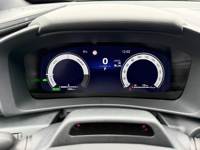 Toyota C-HR 2,0 HEV e-CVT GR Sport - fotka 16 z 30