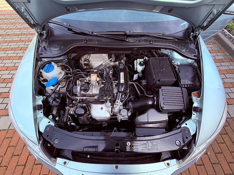 Škoda Octavia 1.2 TSi Ambiente, Serviska - fotka 23 z 24