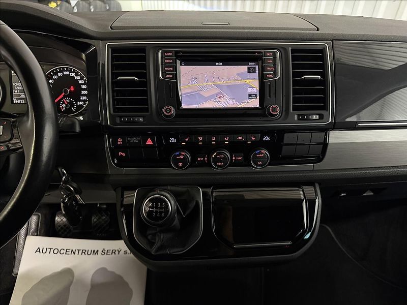 Volkswagen Multivan 2.0TDI 150kW COMFORT 2XALU - fotka 20 z 42