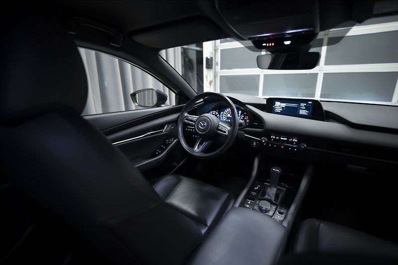 Mazda 3 2,0 e-SKYACTIV-X AT NAV KAMERA - fotka 13 z 43