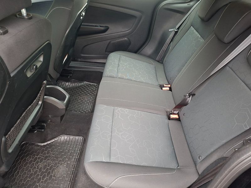 Ford B-MAX (2014) 1.0i 74kW E-BOOST - fotka 19 z 25
