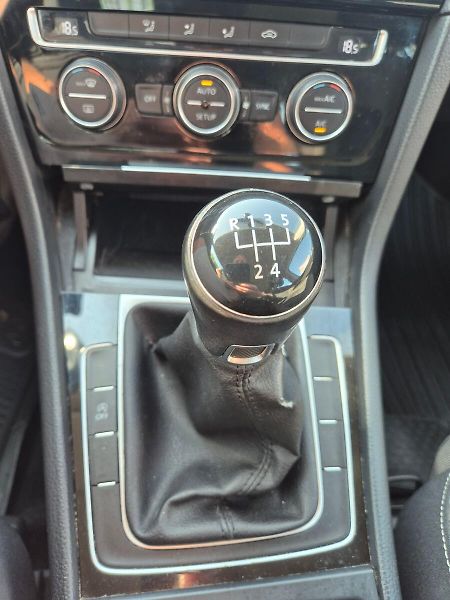 Volkswagen Golf Variant 1,6 TDI Highline 81kW - fotka 22 z 22