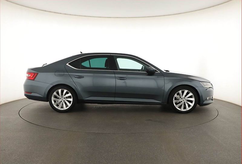 Škoda Superb (2017) 2.0 TDI, Automat, Kůže, Navi - fotka 6 z 19