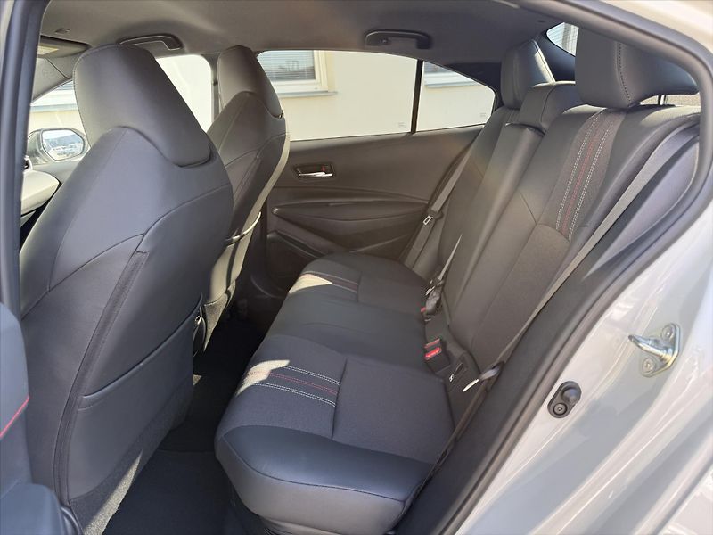 Toyota Corolla 1,8 GR sport - fotka 10 z 19