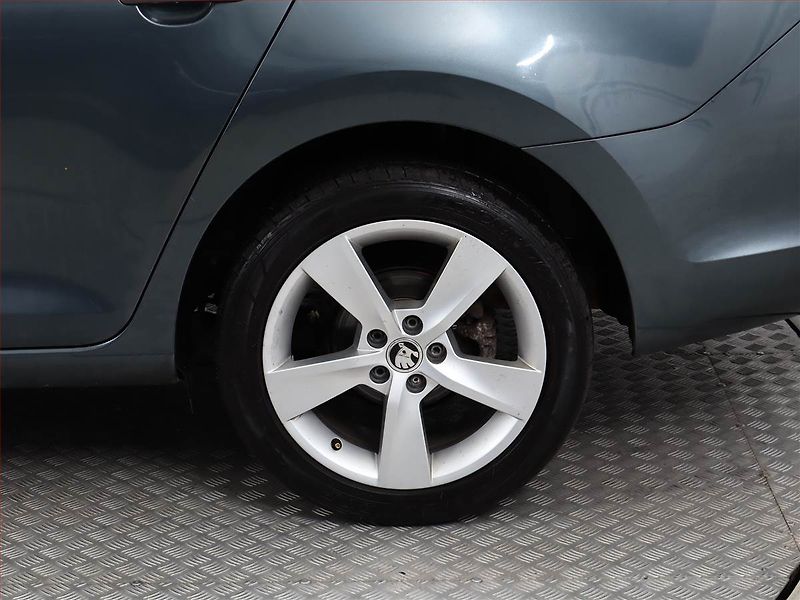 Škoda Rapid (2018) 1.0 TSI, Tempomat - fotka 12 z 16