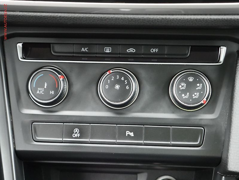 Volkswagen Touran (2017) 1.6TDI, AC - fotka 13 z 17