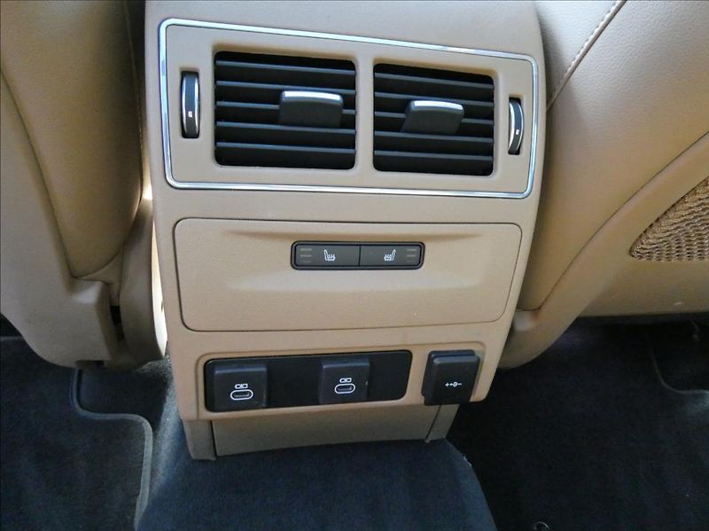 Jaguar F-Pace 2,0 D200 SE,1.maj,ČR,DPH,Pano - fotka 20 z 40