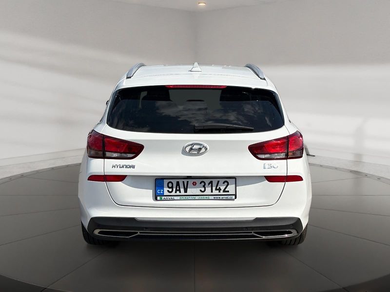 Hyundai i30 (2023) SMART 1.5T-GDI 118kW 1.CZ DPH - fotka 5 z 11