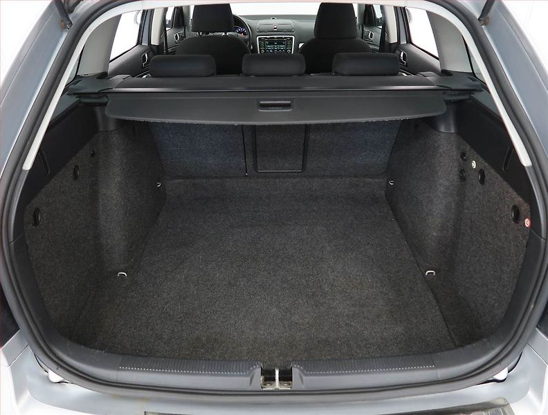 Škoda Octavia (2010) 2.0 TDI, Serv.kniha, Xenony - fotka 13 z 19