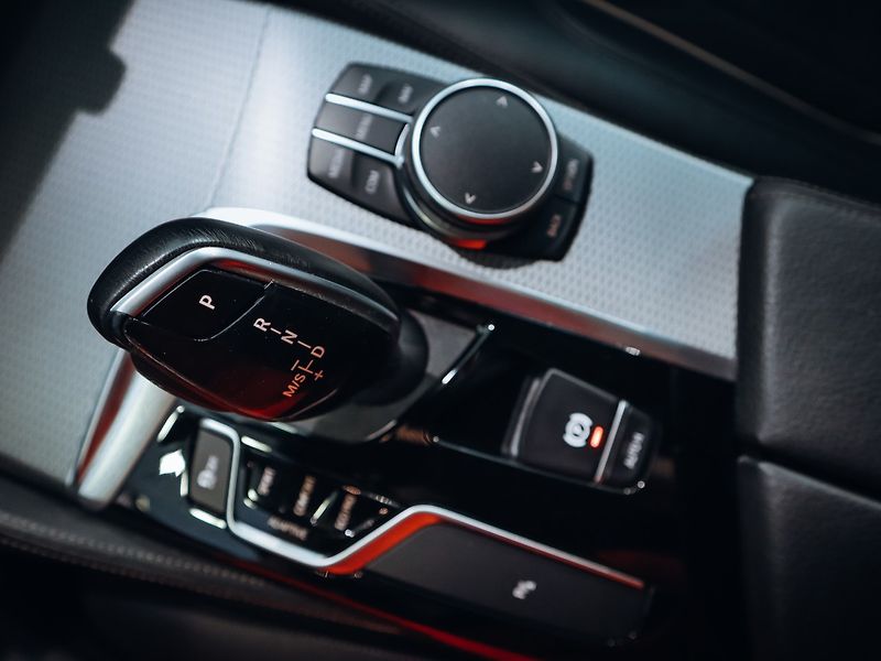 BMW Řada 5 530d xDrive M-Paket 195 kW - fotka 12 z 17