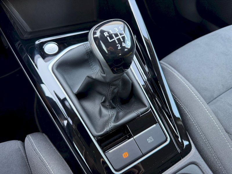 Volkswagen Golf (2023) Variant 1.5 TSI 110kW Style - fotka 28 z 35