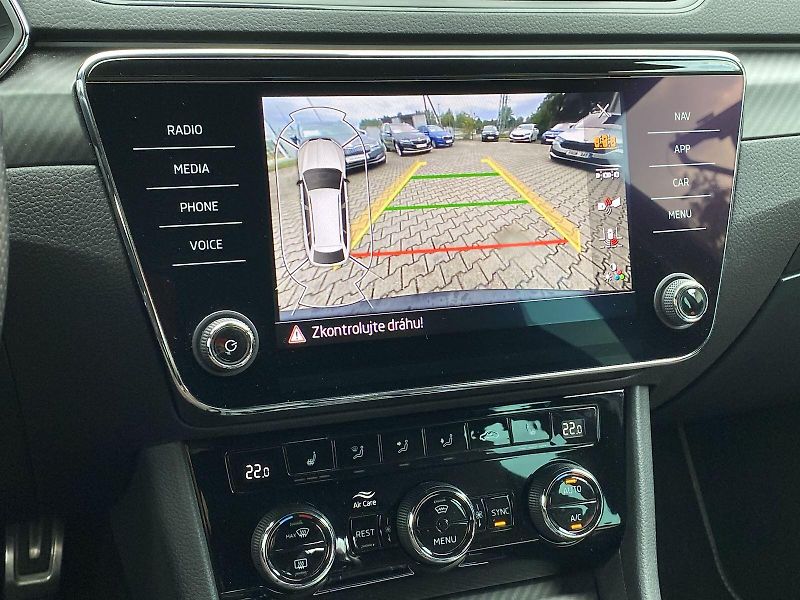 Škoda Superb (2021) Combi 2.0 TDI 4x4 DSG Sportlin - fotka 18 z 40