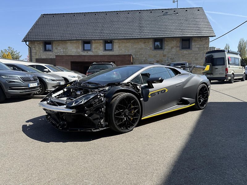 Lamborghini Huracán STO - 60 ANNIVERSARIO - fotka 7 z 37