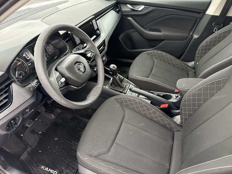 Škoda Kamiq (2023) 1.0 TSI Fresh - fotka 7 z 32