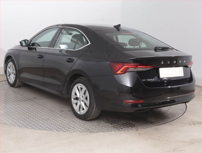 Škoda Octavia (2022) 2.0 TDI, Automat, ČR,1.maj - fotka 4 z 16