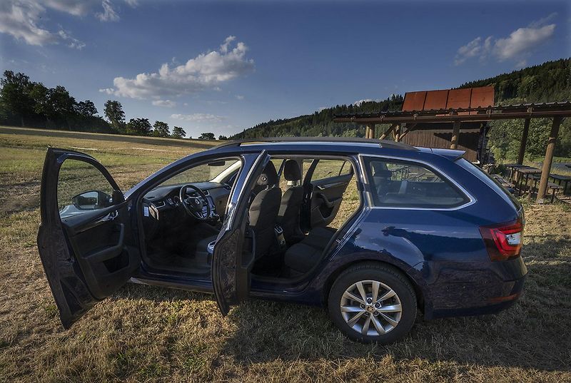 Škoda Octavia (2018) 4x4, 2.0TDI, - fotka 3 z 8