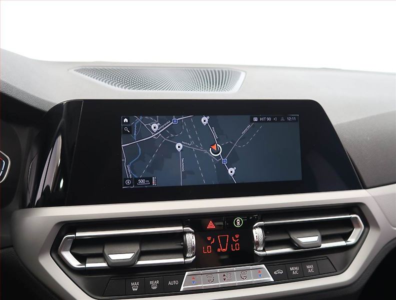 BMW Řada 3 (2021) Advantage 320 d xDrive - fotka 17 z 28