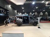 Mercedes na svém stánku vystavoval obytný vůz do terénu.