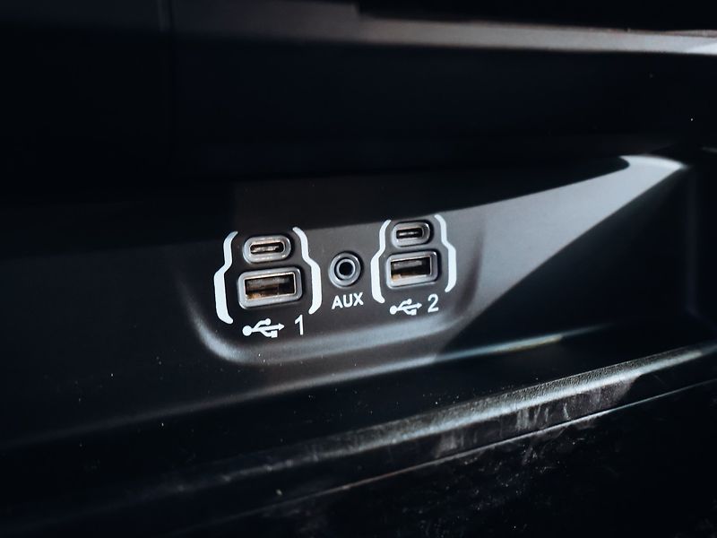 Dodge RAM 1500 5.7 REBEL 295 kW - fotka 17 z 34