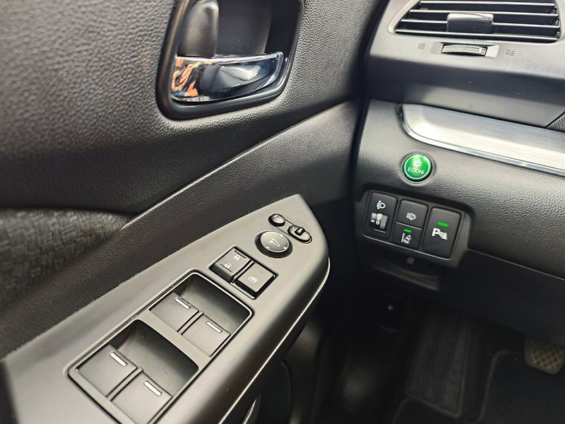 Honda CR-V (2016) 2.0 i-VTEC Elegance Plus 4WD - fotka 21 z 41