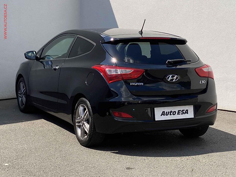 Hyundai i30 (2015) 1.6 GDi - fotka 6 z 16