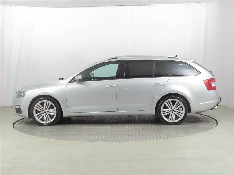 Škoda Octavia (2014) RS 2.0 TDI, Automat, Navi - fotka 3 z 17