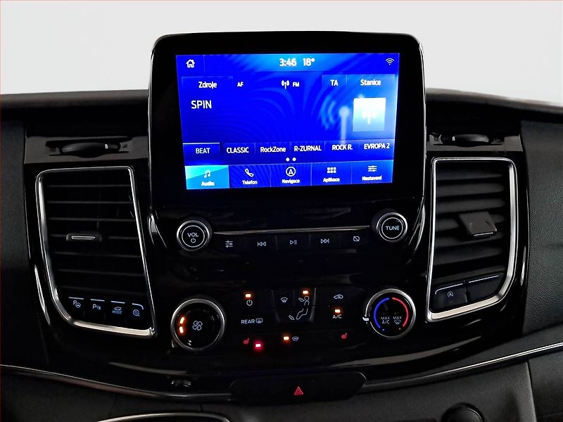 Ford Tourneo Custom (2022) Titanium 2.0 EcoBlue mHEV, ČR - fotka 12 z 21