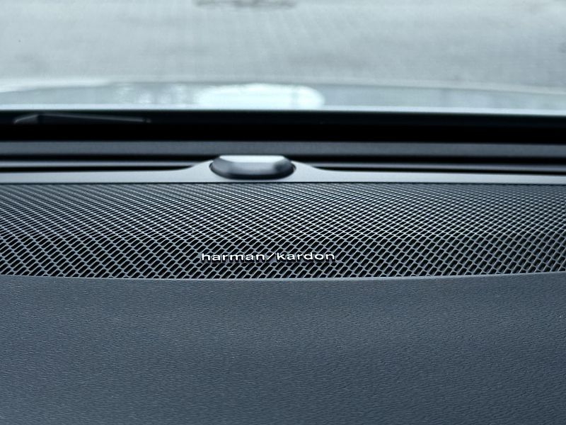 Volvo V60 B4 FWD // PLUS DARK + kola - fotka 45 z 54