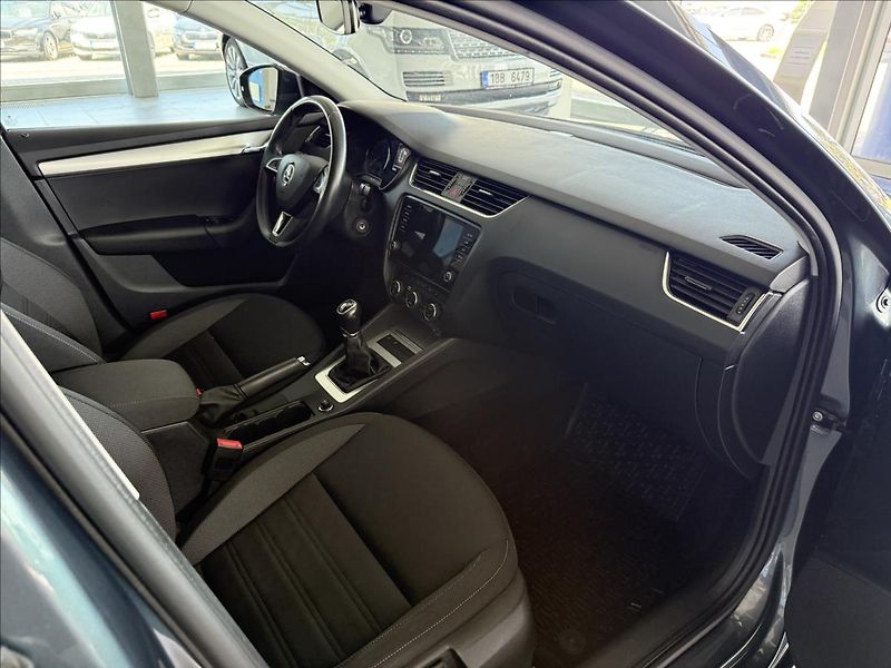 Škoda Octavia 1,6   1.MAJ,SERVISKA,DPH,ČR - fotka 8 z 26