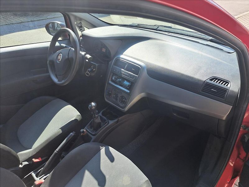 Fiat Punto 1,2 i - fotka 28 z 32