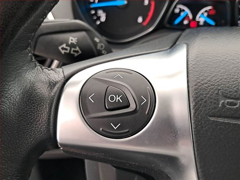 Ford Kuga (2015) 2.0 TDCi, 4X4, Kůže, Navi - fotka 17 z 19