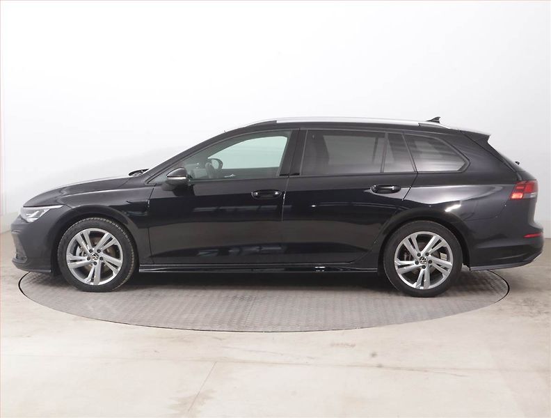 Volkswagen Golf (2022) R-Line 2.0 TDI, Kůže, Navi - fotka 3 z 15