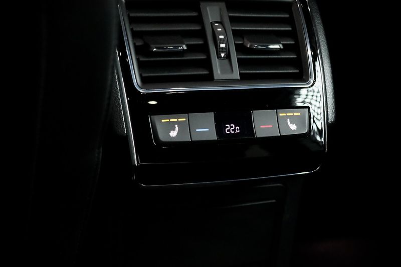 Škoda Superb 3 FL 2.0 TSI 140 kW DSG L&K  - fotka 42 z 52