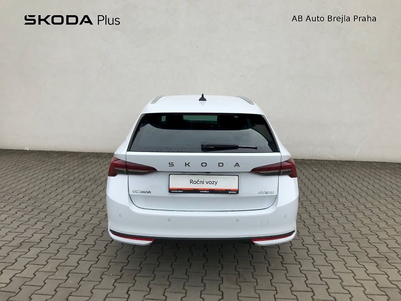 Škoda Octavia (2025) COMBI TOP SELECTION 1,5 TSI M- - fotka 8 z 28