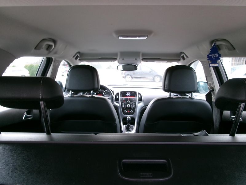 Opel Astra 1,6 CDTi NAVI AUTOKLIMA  - fotka 11 z 29