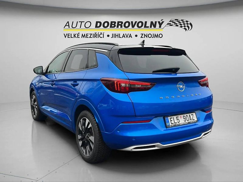 Opel Grandland Ultimate 4x4 PHEV 1.6L Turbo 8 - fotka 6 z 31