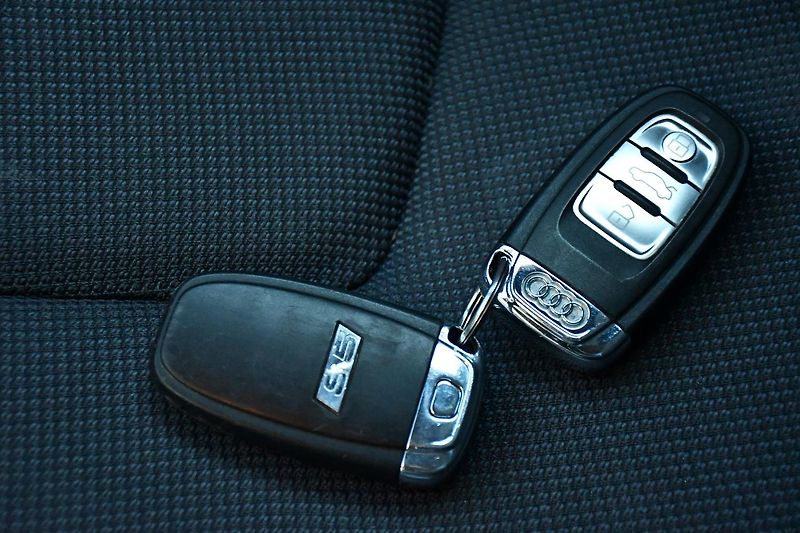 Audi S5 4.2FSI V8 MANUÁL QUATTRO - fotka 25 z 29