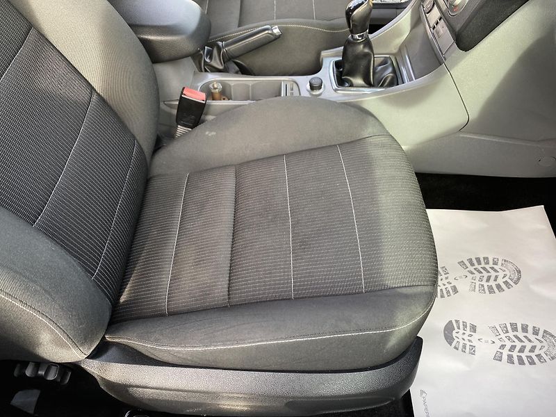Ford Focus 2.0i 145PS LPG FORD COMBI TOP! - fotka 136 z 170